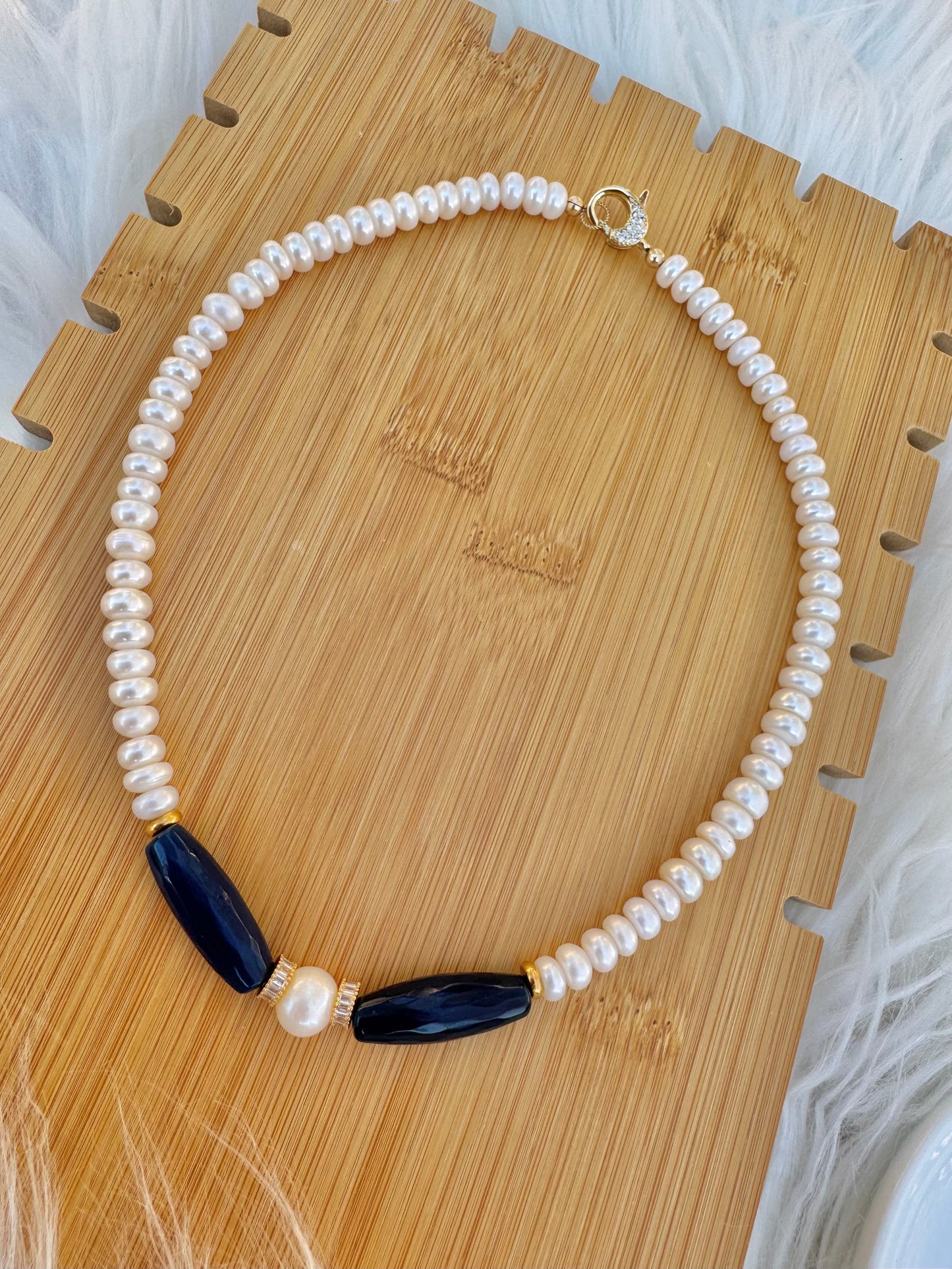 White Pearl & Agate Necklace